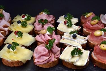 Kein Meeting ohne Rustikale Canapes -7 Sorten -